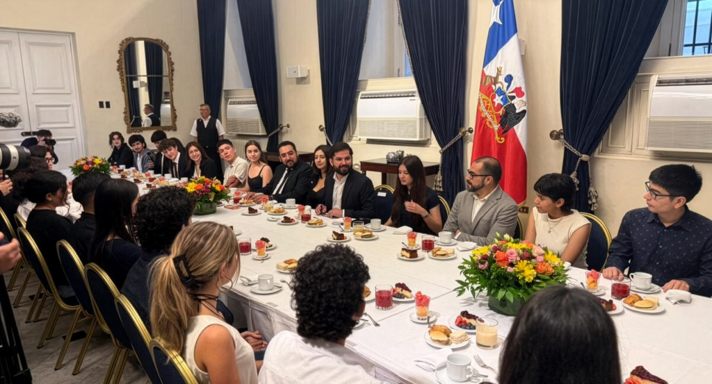 “Es escandaloso” y “hay confusión”: La cuestionada estadística de resultados PAES que destacó Boric y Jackson